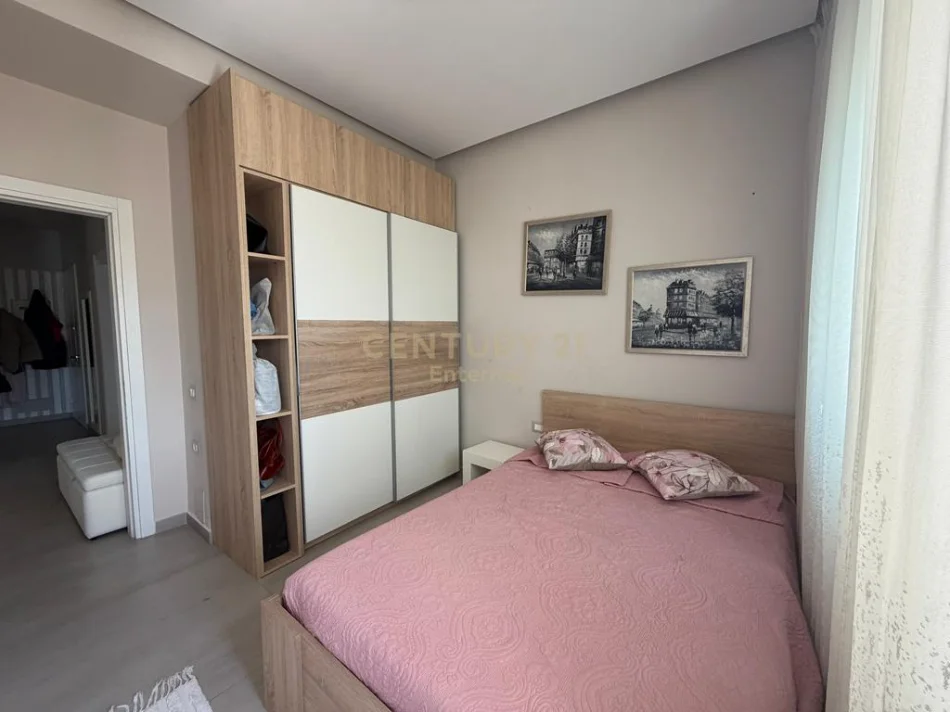 Tirane, shitet apartament 3+1+Ballkon Kati 8, 170 m² 330.000 € (selite)