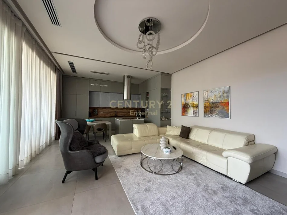 Tirane, shitet apartament 3+1+Ballkon Kati 8, 170 m² 330.000 € (selite)