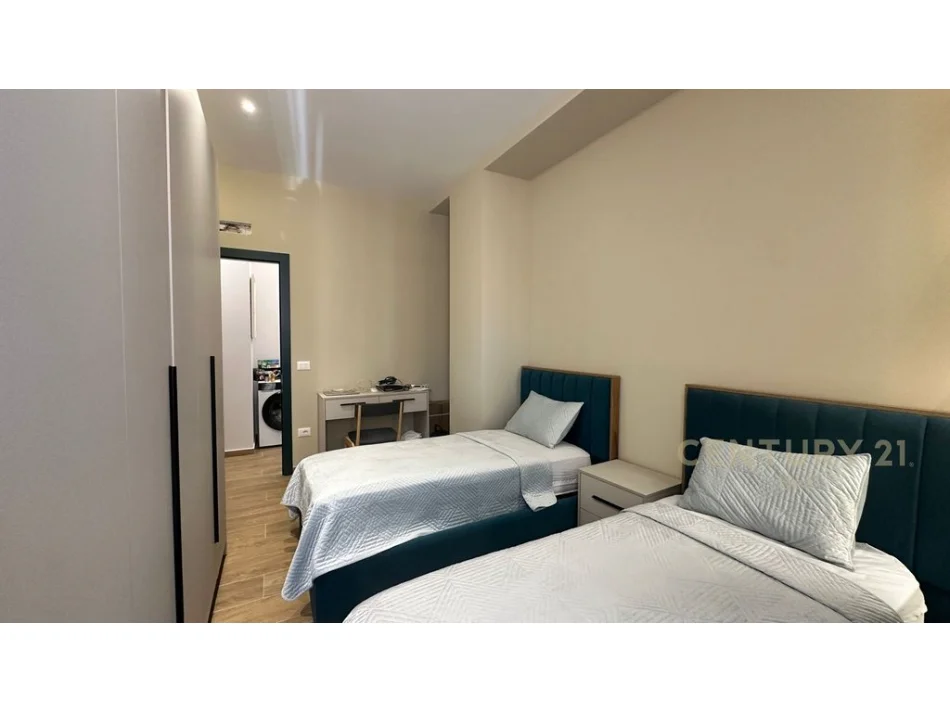 Tirane, jepet me qera apartament 2+1+Ballkon Kati 0, 110 m² 800 € (kopshti botanik)