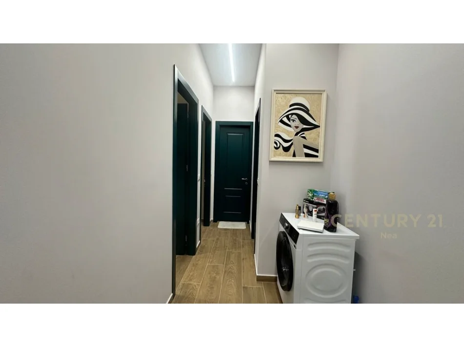 Tirane, jepet me qera apartament 2+1+Ballkon Kati 0, 110 m² 800 € (kopshti botanik)