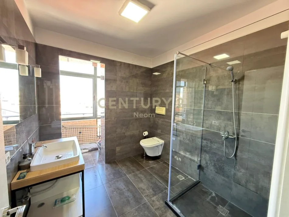 Tirane, shitet apartament 2+1+Ballkon Kati 4, 126 m² 230.000 € (irfan tormini)