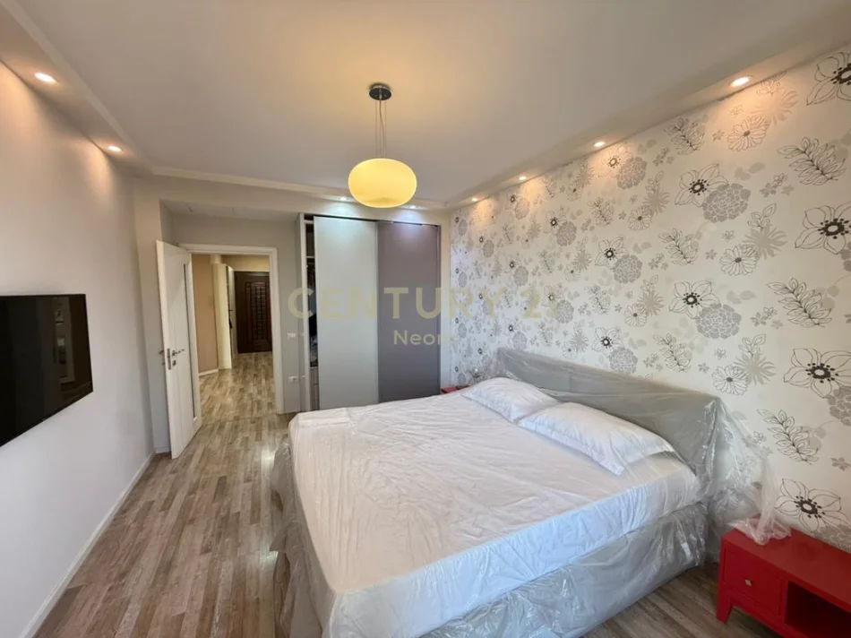 Tirane, shitet apartament 2+1+Ballkon Kati 4, 126 m² 230.000 € (irfan tormini)