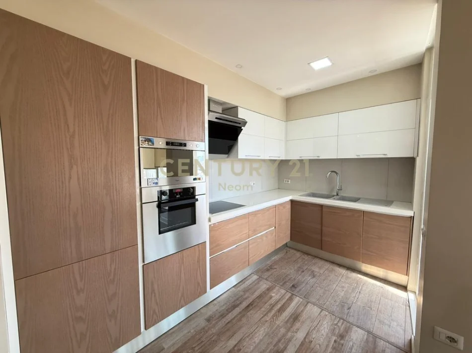 Tirane, shitet apartament 2+1+Ballkon Kati 4, 126 m² 230.000 € (irfan tormini)