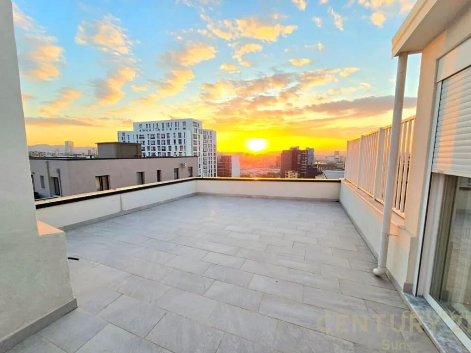 Tirane, shitet apartament duplex Dublex Kati 7, 238 m² 295.000 € (farmacia 10)