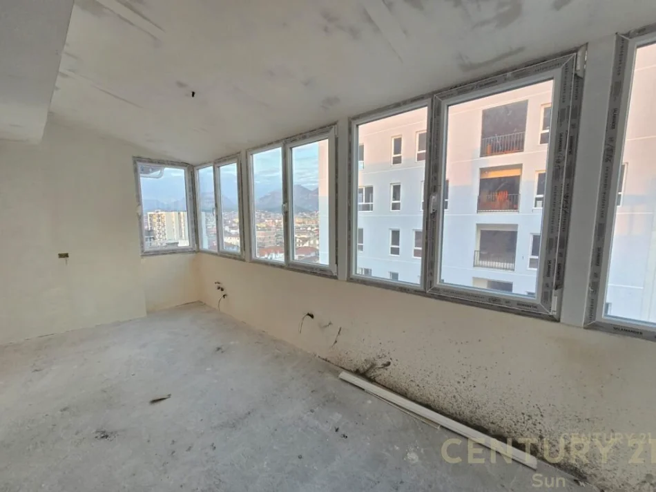 Tirane, shitet apartament duplex Dublex Kati 7, 238 m² 295.000 € (farmacia 10)