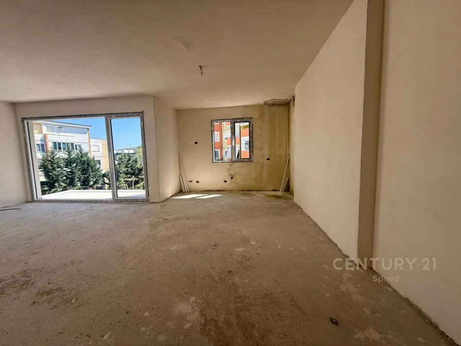 Tirane, shitet apartament 2+1 Kati 4, 118 m² 250.000 € (liqeni i thate)