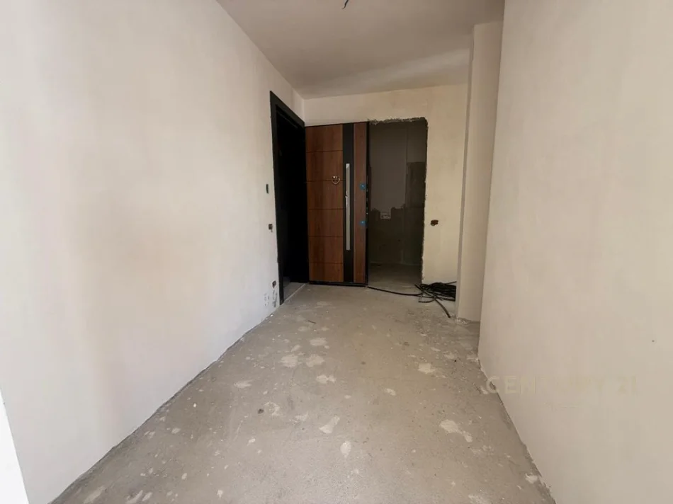Tirane, shitet apartament 2+1 Kati 4, 118 m² 250.000 € (liqeni i thate)