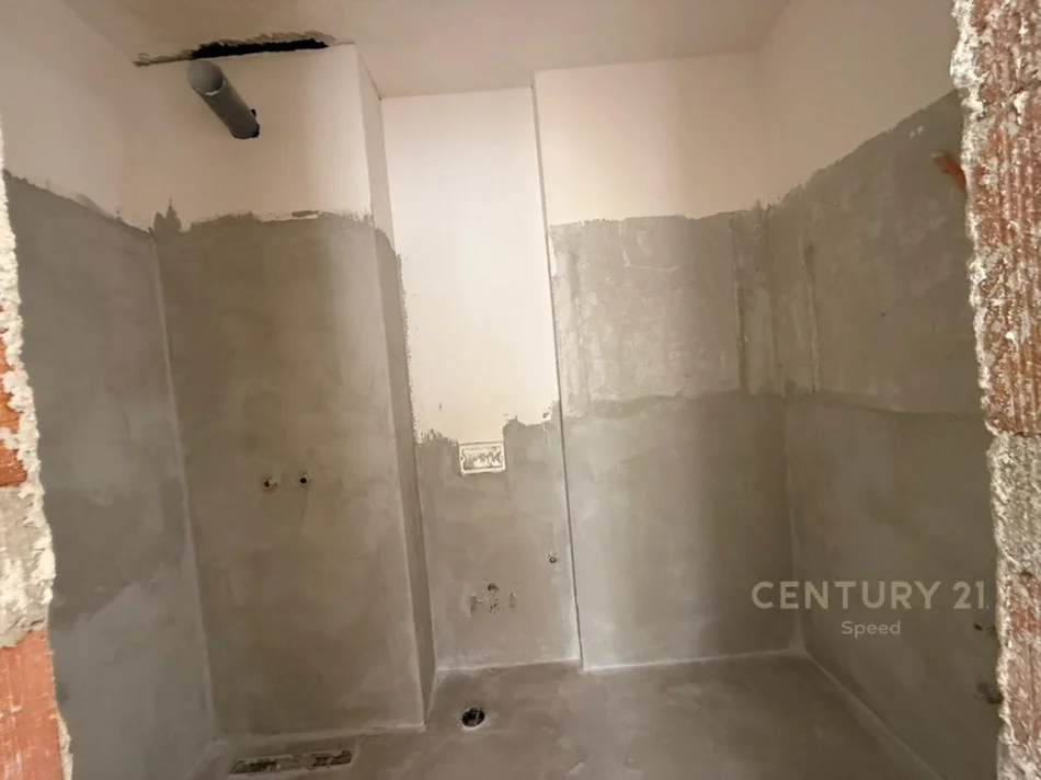 Tirane, shitet apartament 2+1 Kati 4, 118 m² 250.000 € (liqeni i thate)