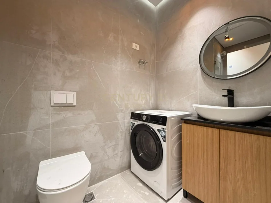 Tirane, jepet me qera apartament 2+1 Kati 3, 115 m² 1.500 € (mine peza)