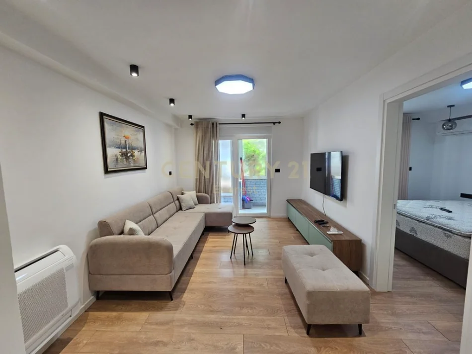 Shqiperi, jepet me qera apartament 1+1 Kati 0, 52 m² 500 € (Oxhaku)