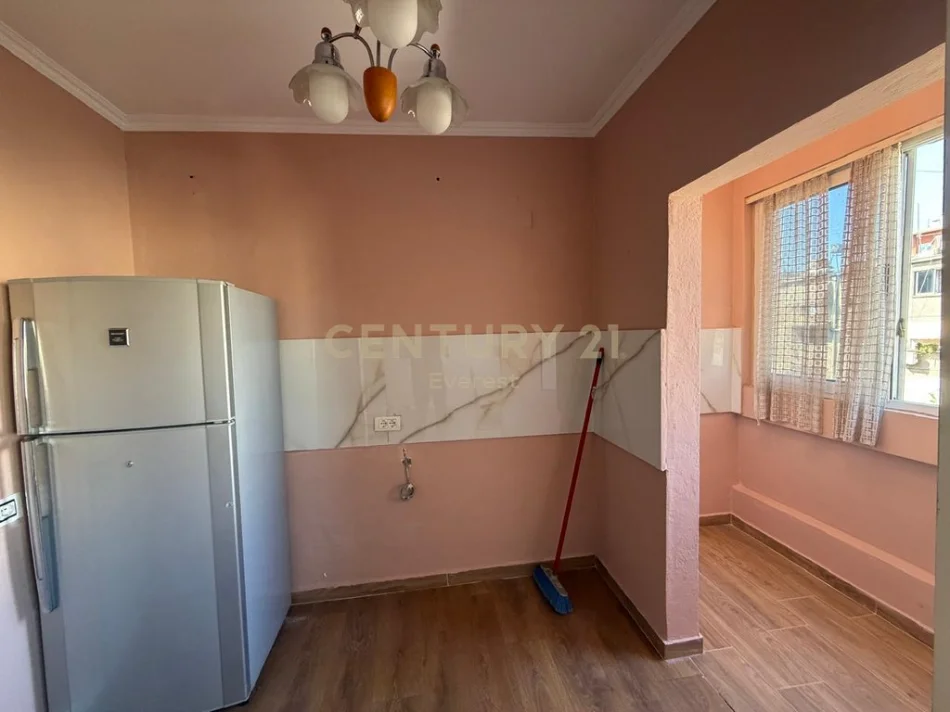 Tirane, shitet apartament 2+1 Kati 4, 80 m² 147.000 € (rruga Irfan Tomini)