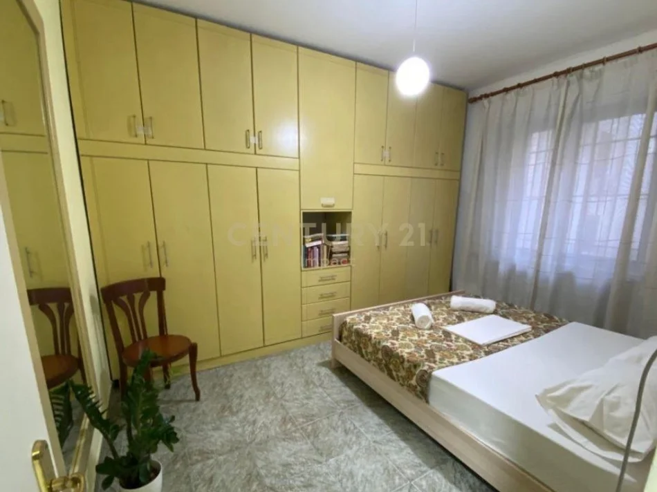 Tirane, jepet me qera apartament 2+1 Kati 1, 49 m² 650 € (stadiumi dinamo)