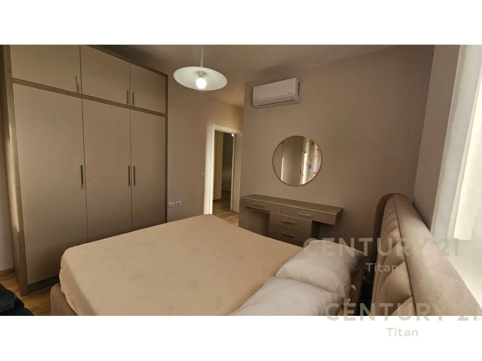 Tirane, jepet me qera apartament 2+1+Ballkon Kati 2, 101 m² 700 € (don bosko)