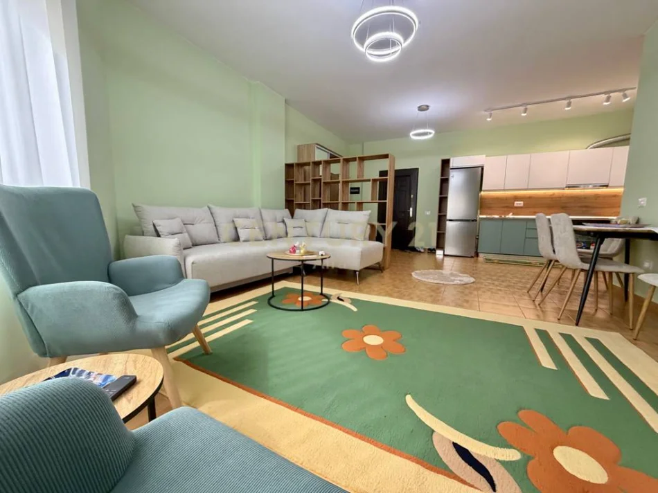 Tirane, jepet me qera Kati 1, 87 m² 600 € (Liqeni i Thate)