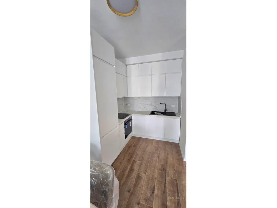 Tirane, jepet me qera apartament 1+1 Kati 9, 74 m² 600 € (Egnatia)