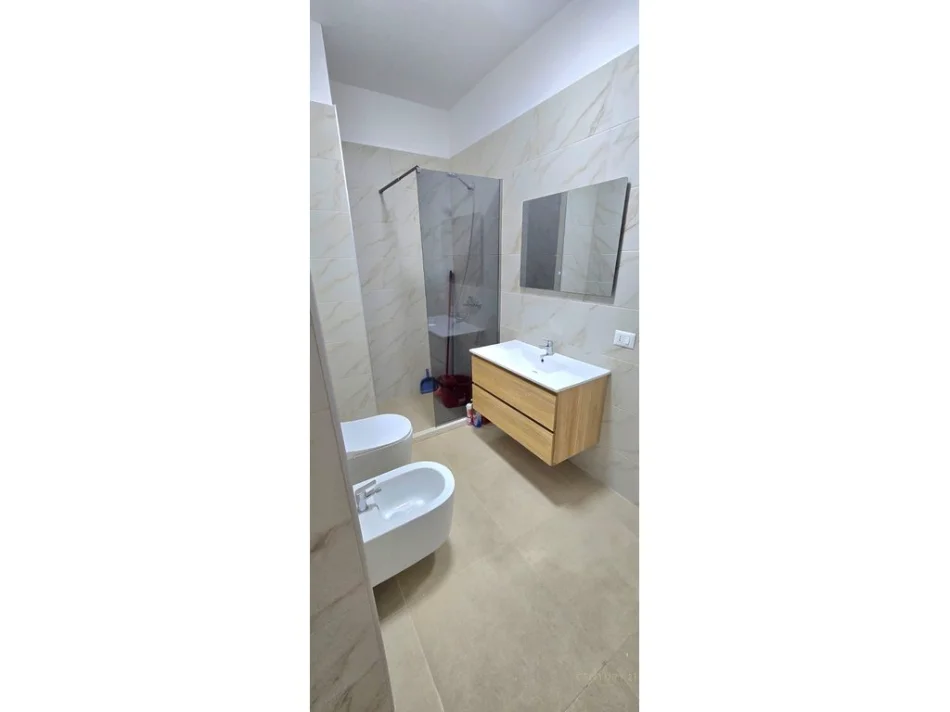 Tirane, jepet me qera apartament 1+1 Kati 9, 74 m² 600 € (Egnatia)