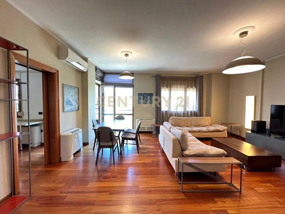 Tirane, jepet me qera apartament 3+1+Ballkon Kati 4, 165 m² 1.500 € (kompleksi dinamo)