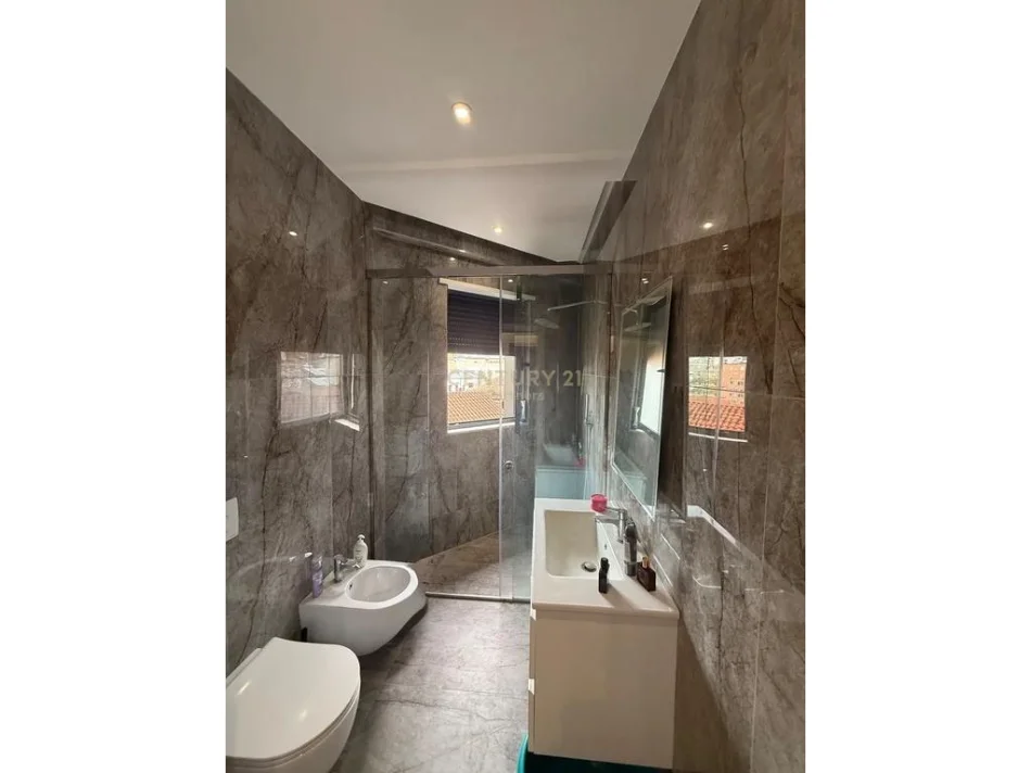 Tirane, shitet apartament 2+1 Kati 3, 117 m² 370.000 € (rruga e durresit)