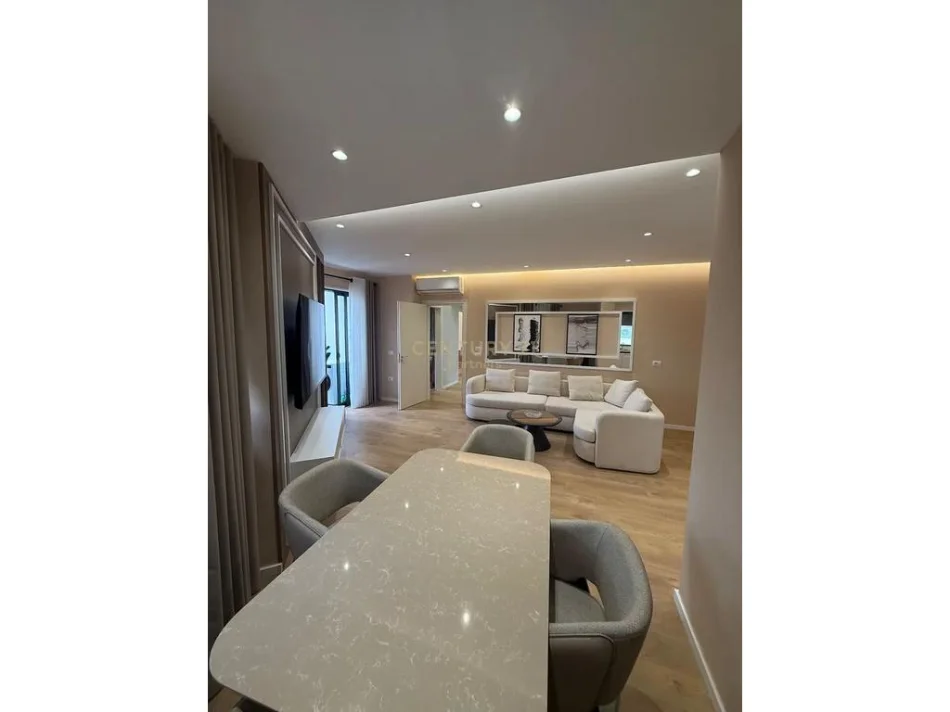 Tirane, shitet apartament 2+1+Aneks Kati 3, 117 m² 370.000 € (Rruga e Durresit)