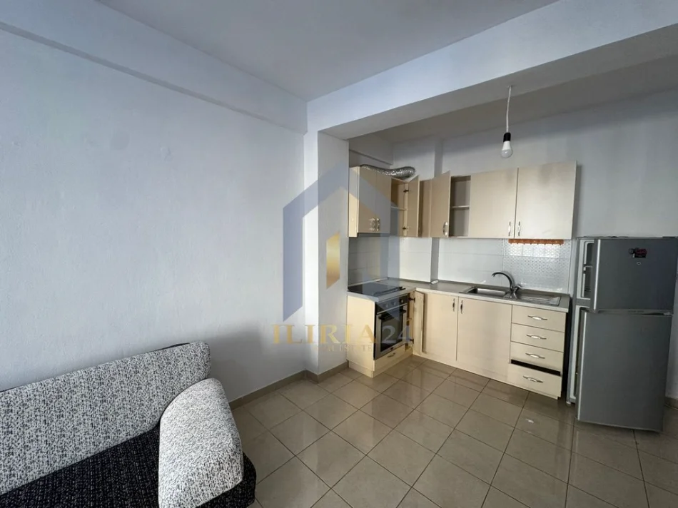 Tirane, shes apartament 1+1+Ballkon Kati 8, 66 m² 87.000 € (Apartament 1+1 për shitje në Yzberisht)