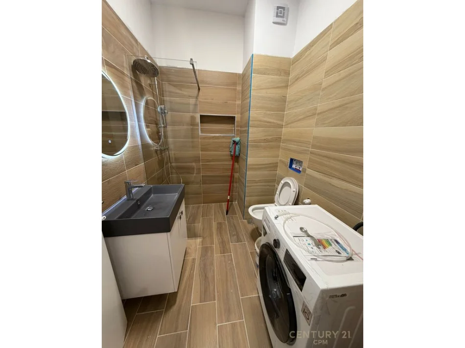 Tirane, jepet me qera apartament 1+1 Kati 4, 47 m² 450 € (Sauk , Porta e Re)