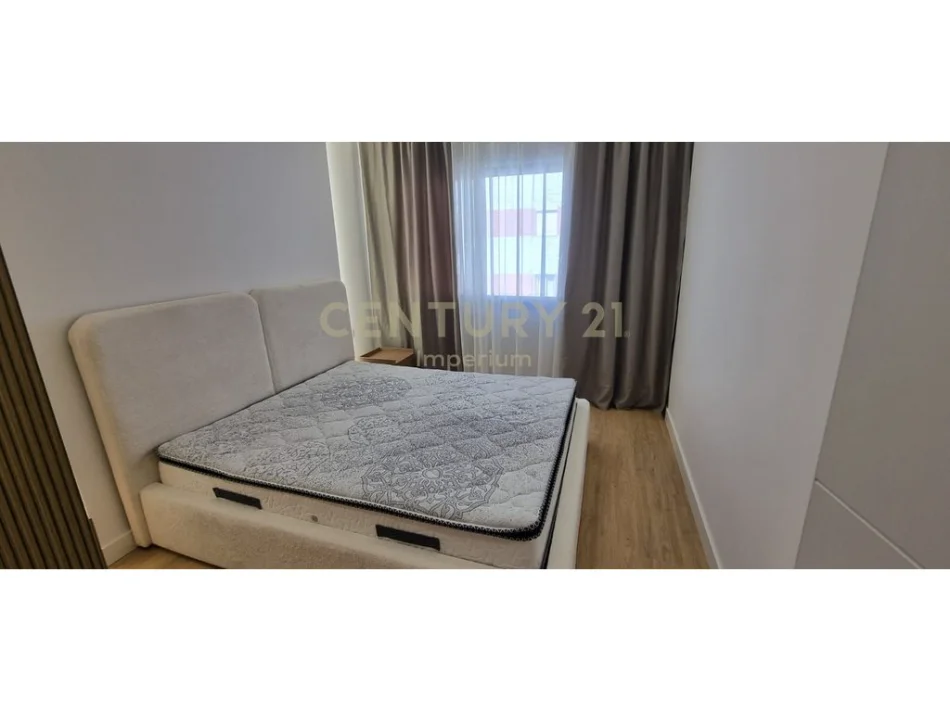 Tirane, shitet apartament 1+1 Kati 5, 56 m² 110.000 € (astiri)