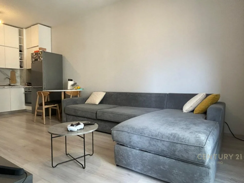 Tirane, shitet apartament 1+1 Kati 4, 59 m² 130.000 € (kinostudio)