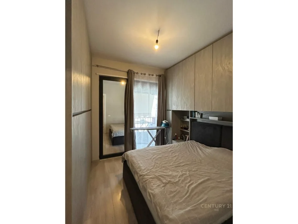 Tirane, shitet apartament 1+1 Kati 4, 59 m² 130.000 € (kinostudio)