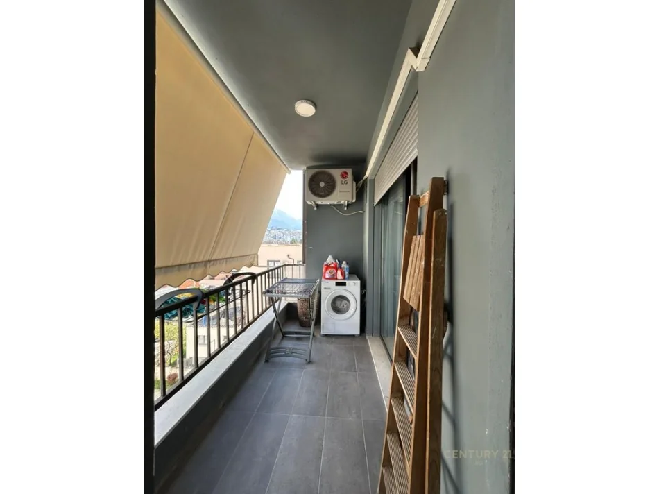 Tirane, shitet apartament 1+1 Kati 4, 59 m² 130.000 € (kinostudio)