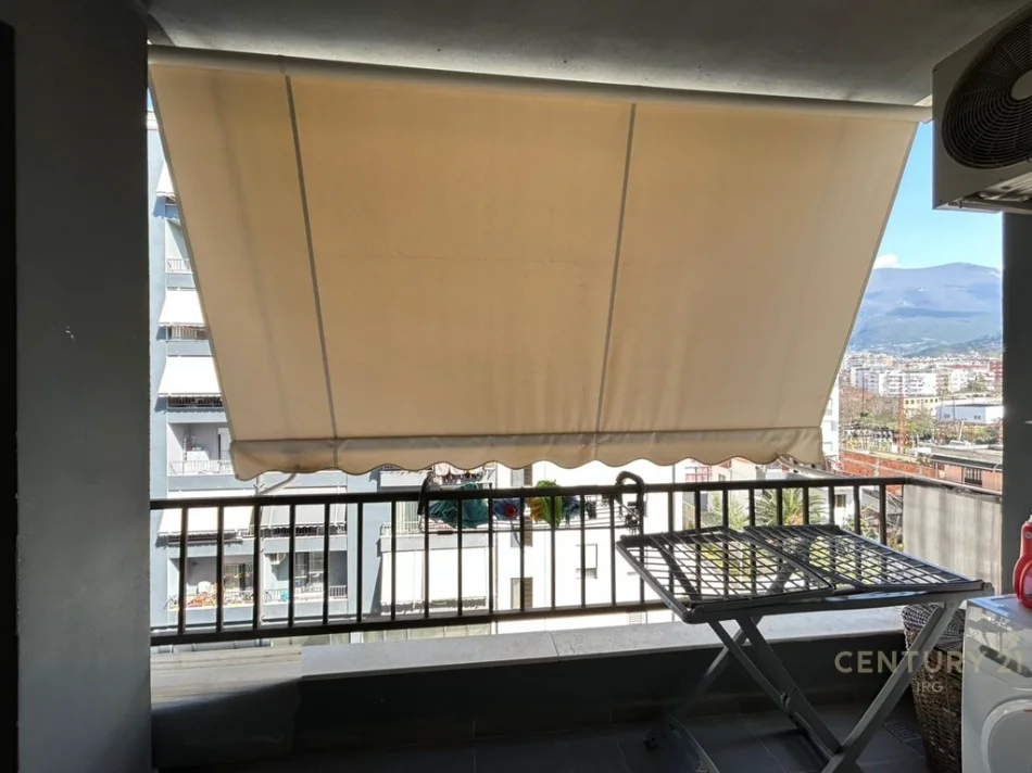 Tirane, shitet apartament 1+1 Kati 4, 59 m² 130.000 € (kinostudio)
