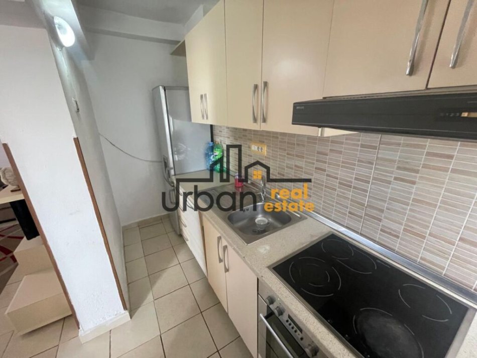 Tirane, jepet me qera apartament 1+1 Kati 5, 53 m² 350 € (Shkolla Bashkuar)