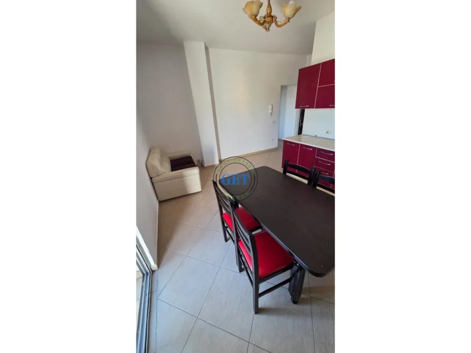 Durres, jepet me qera apartament 1+1 Kati 7, 65 m² 300 € (Shkolla “Eftali Koci”)