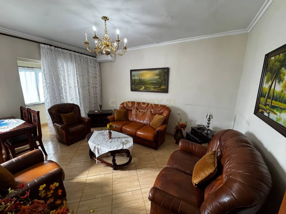 Tirane, jepet me qera apartament 1+1 Kati 5, 46 m² 420 € 