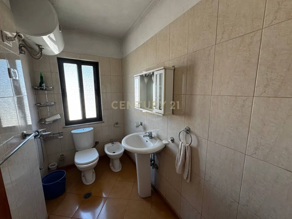 Tirane, jepet me qera apartament 1+1 Kati 5, 46 m² 420 € 