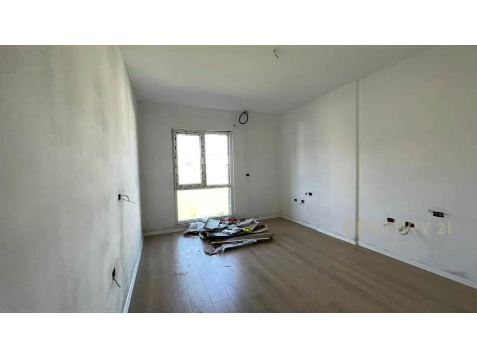 Tirane, shitet apartament , 1 m² 132.000 €
