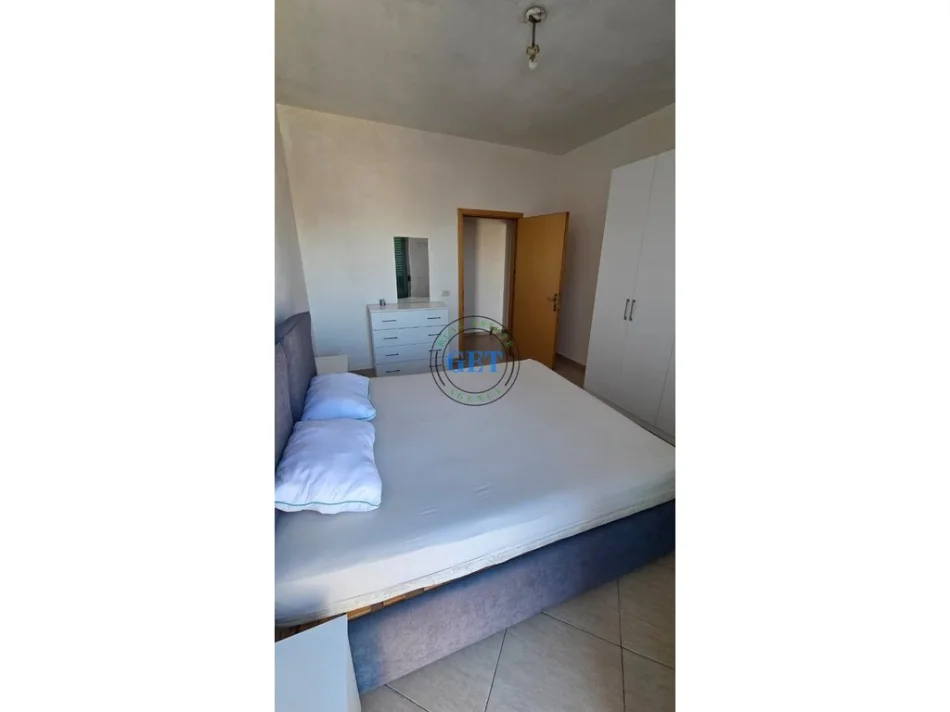 Durres, jepet me qera apartament 1+1 Kati 7, 65 m² 300 € (Shkolla “Eftali Koci”)