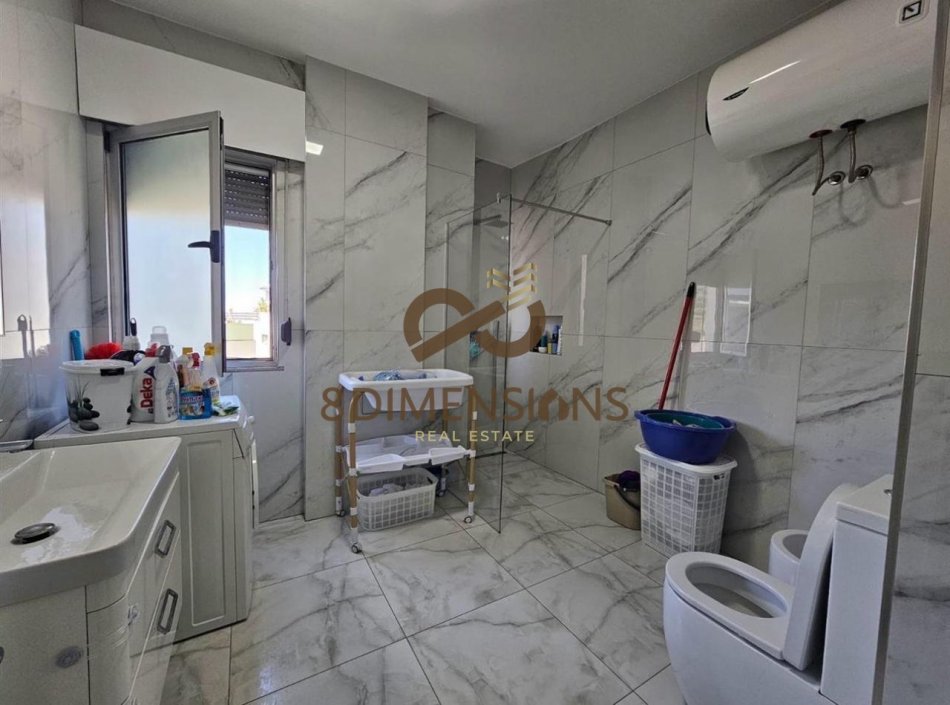 Tirane, shitet apartament 2+1+Ballkon Kati 3, 115 m² 255.000 € (liqeni i thate)