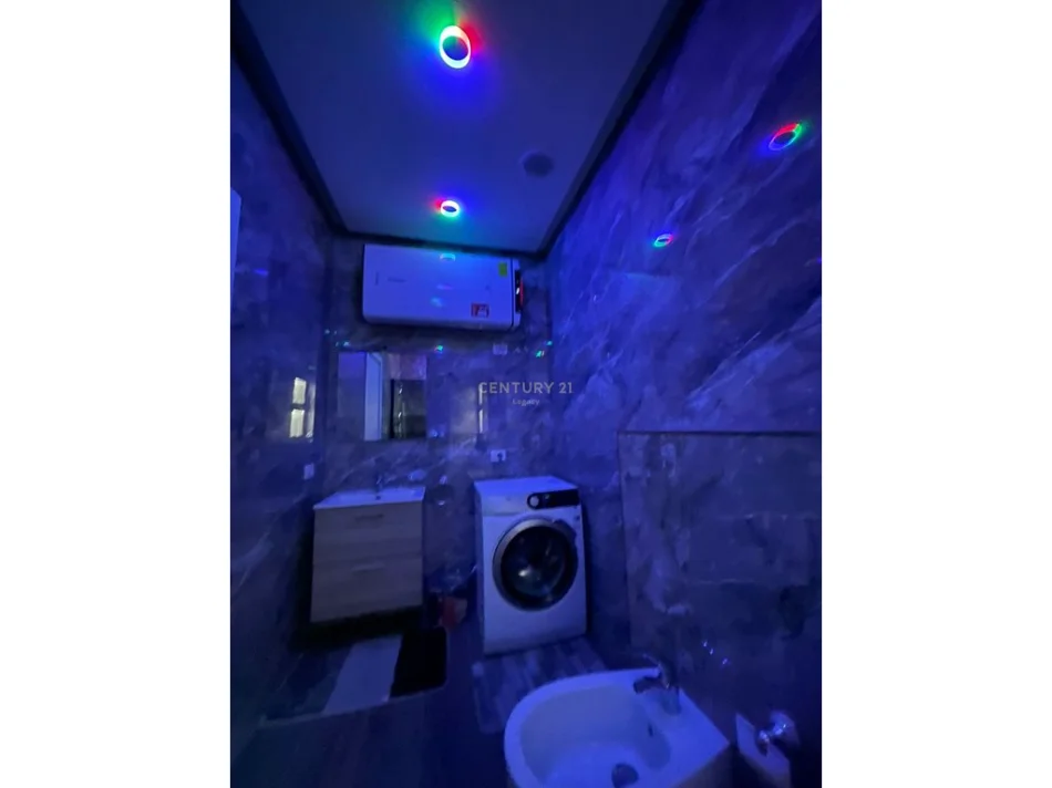 Tirane, jepet me qera apartament 1+1 Kati 5, 73 m² 500 € 