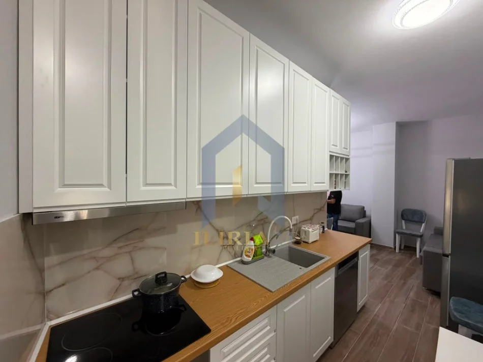 Tirane, shitet apartament 1+1+Ballkon Kati 2, 56 m² 120.000 € (Apartament 1+1 per shitje ne Kinostudio Kompleksi Orion)