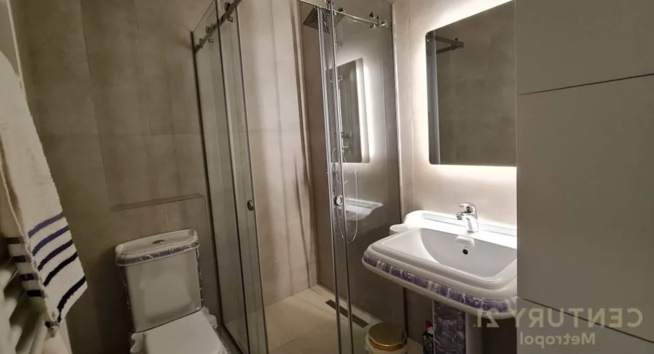 Tirane, jepet me qera apartament 1+1 Kati 10, 67 m² 730 € (Komuna e Parisit)