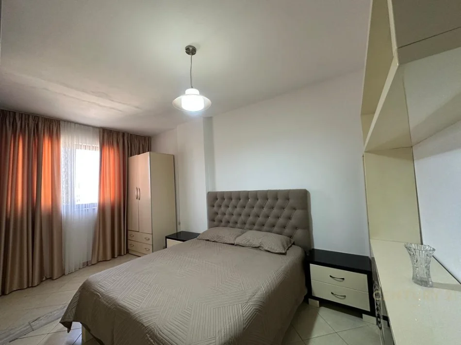 Tirane, jepet me qera apartament 1+1 Kati 5, 65 m² 450 € 