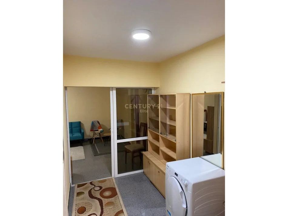 Tirane, jepet me qera apartament 1+1 Kati 2, 60 m² 600 € 