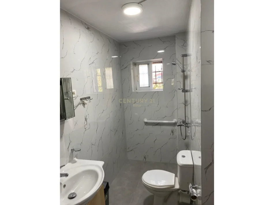 Tirane, jepet me qera apartament 1+1 Kati 2, 60 m² 500 € (Tirana e re)