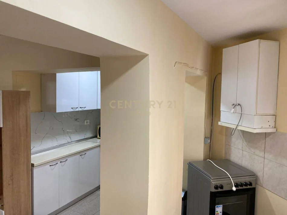 Tirane, jepet me qera apartament 1+1 Kati 2, 60 m² 500 € (Tirana e re)