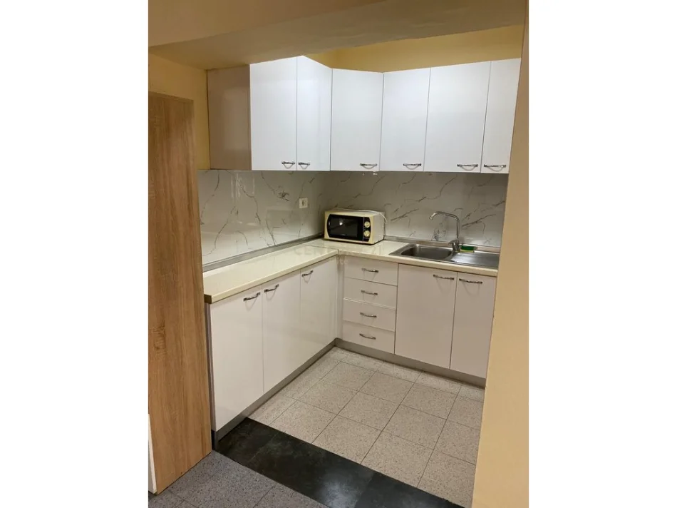 Tirane, jepet me qera apartament 1+1 Kati 2, 60 m² 500 € (Tirana e re)