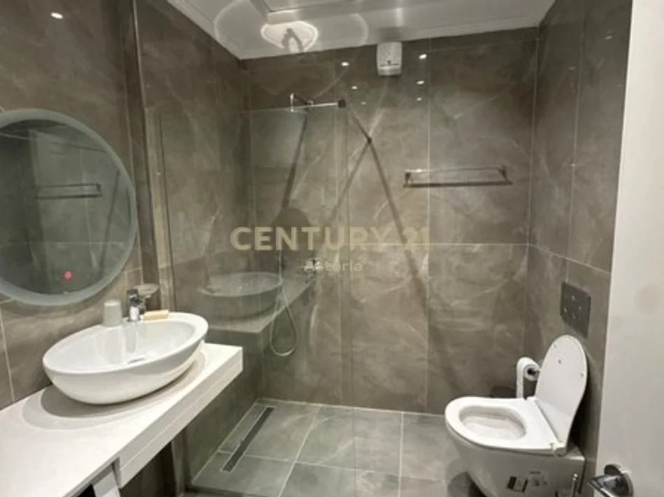 Tirane, shitet apartament 1+1+Ballkon Kati 2, 70 m² 160.000 € (don bosko)