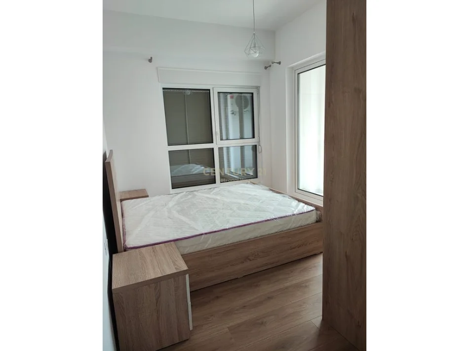 Tirane, jepet me qera apartament 2+1 Kati 4, 100 m² 500 € (Ali demi)