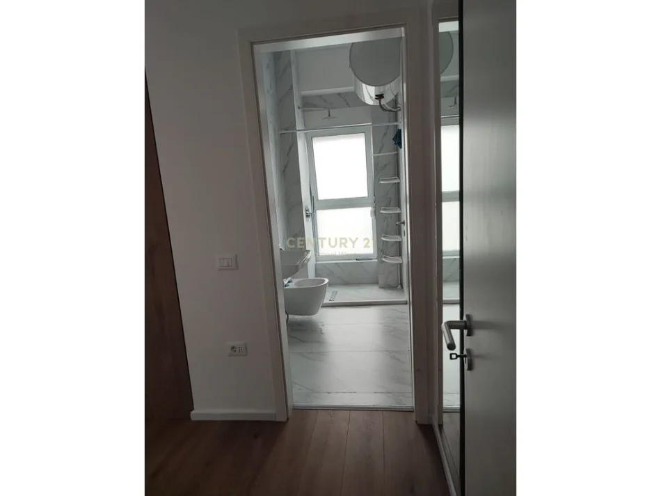Tirane, jepet me qera apartament 2+1 Kati 4, 100 m² 500 € (Ali demi)