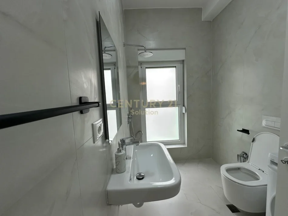 Tirane, jepet me qera apartament 1+1 Kati 6, 50 m² 450 € (Kompleksi Mangalem)