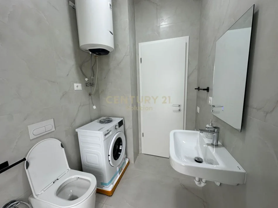Tirane, jepet me qera apartament 1+1 Kati 6, 50 m² 450 € (Kompleksi Mangalem)